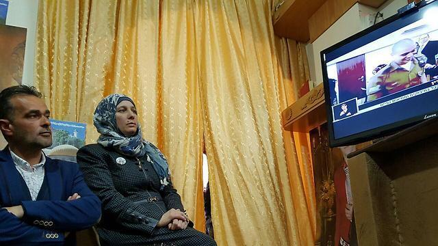 Отец и мать террориста следят за вынесением приговора