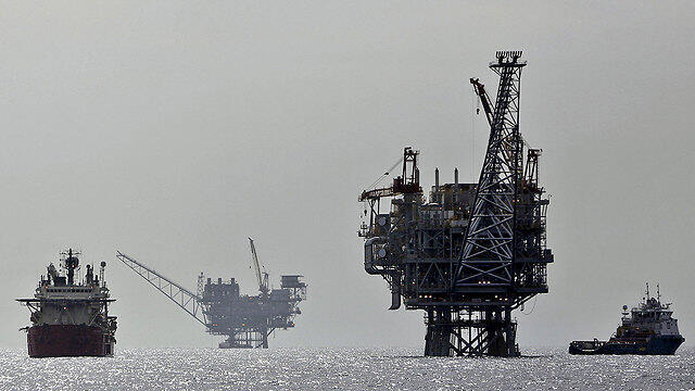 Natural gas rig off the coast of Ashdod (Photo: Reuters) (צילום: רויטרס) Natural gas rig off the coast of Ashdod (Photo: Reuters)