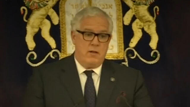 NYPD's Miller responds to Thompson's arrest (Photo: Reuters)