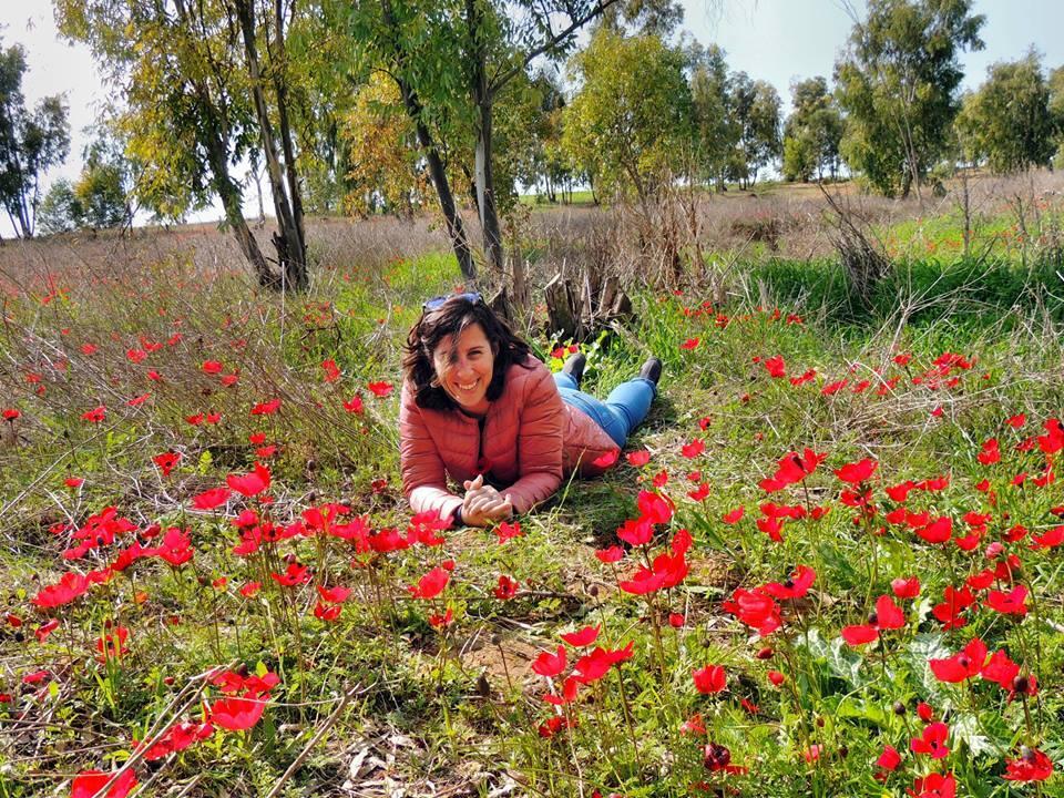 И напоследок - традиционное фото среди цветов. Авторы репортажа - Михаль и Маша Дубинские (Михаль и Маша Дубинские) И напоследок - традиционное фото среди цветов. Авторы репортажа - Михаль и Маша Дубинские