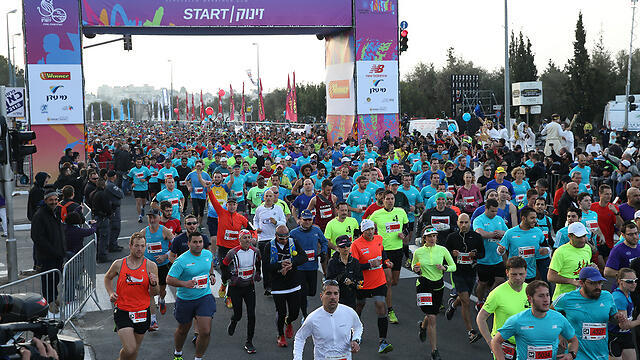Марафон в Иерусалиме. Фото: Амит Шаби (צילום: עמית שאבי) Марафон в Иерусалиме. Фото: Амит Шаби