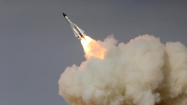 An S-200 anti-aircraft missile (Photo: AP)