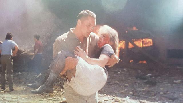 Wounded being evacuated after the AMIA bombing