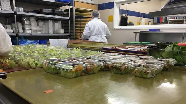 Продукты получают из 20 стран мира. Фото: Шири Хадар