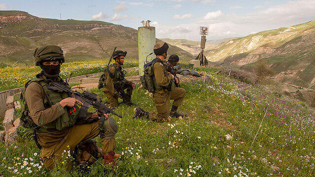 IDF activity on the Syrian border (Photo: Ido Erez) (צילום: עידו ארז) IDF activity on the Syrian border (Photo: Ido Erez)