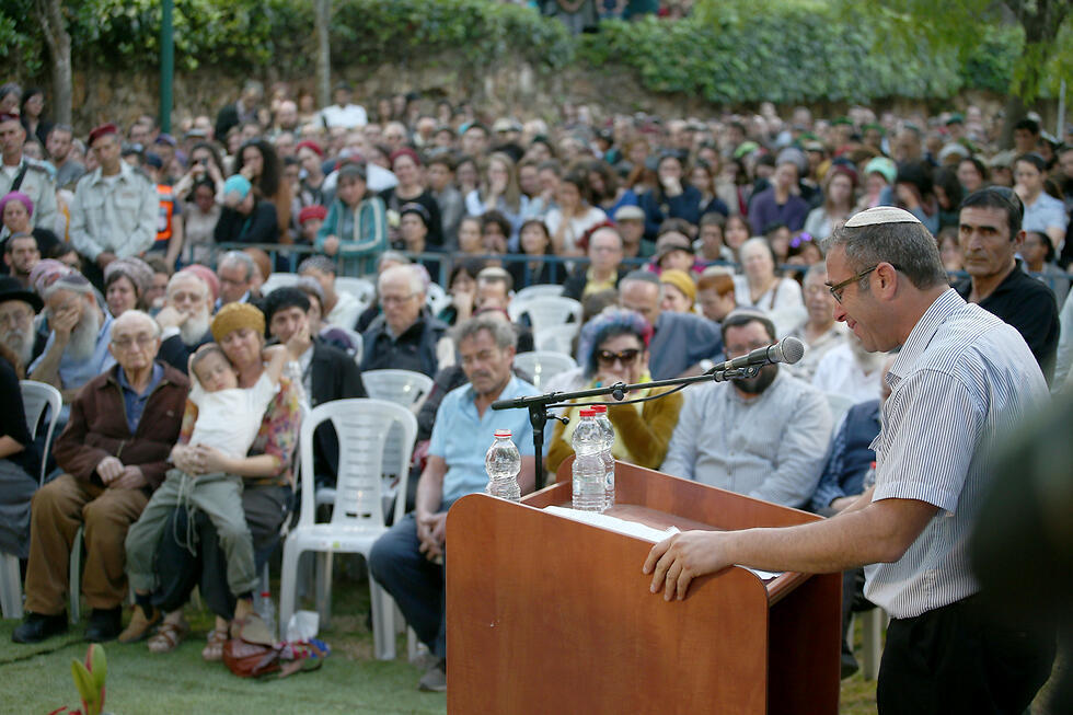 Father delivers eulogy (Photo: Ohad Zwigenberg)