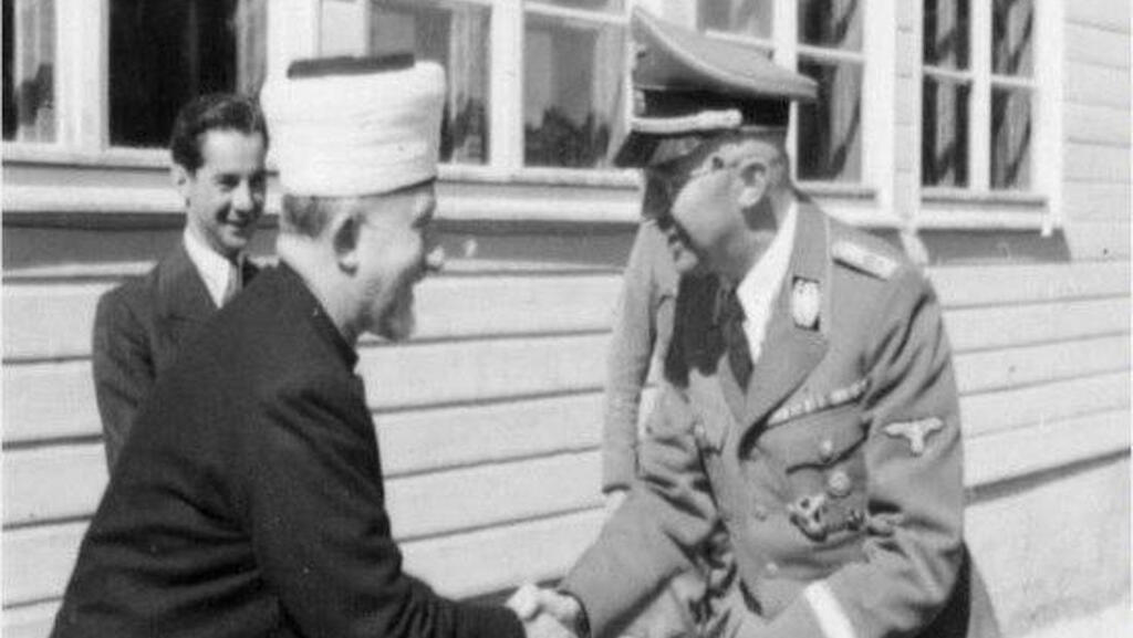 Hajj Amin al-Husseini (left) with German Nazi SS leader Heinrich Himmler