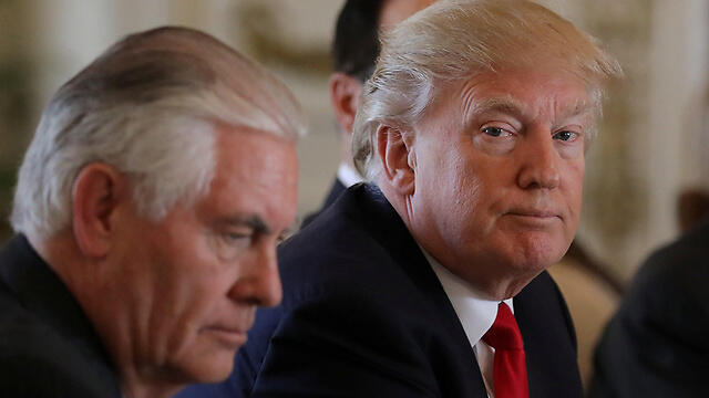 Tillerson (L) and Trump (Photo: Reuters_ (צילום: רויטרס) Tillerson (L) and Trump (Photo: Reuters_