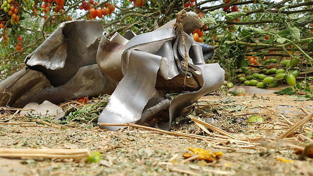 Remains of the rocket fired by ISIS (Photo: Roi Idan)