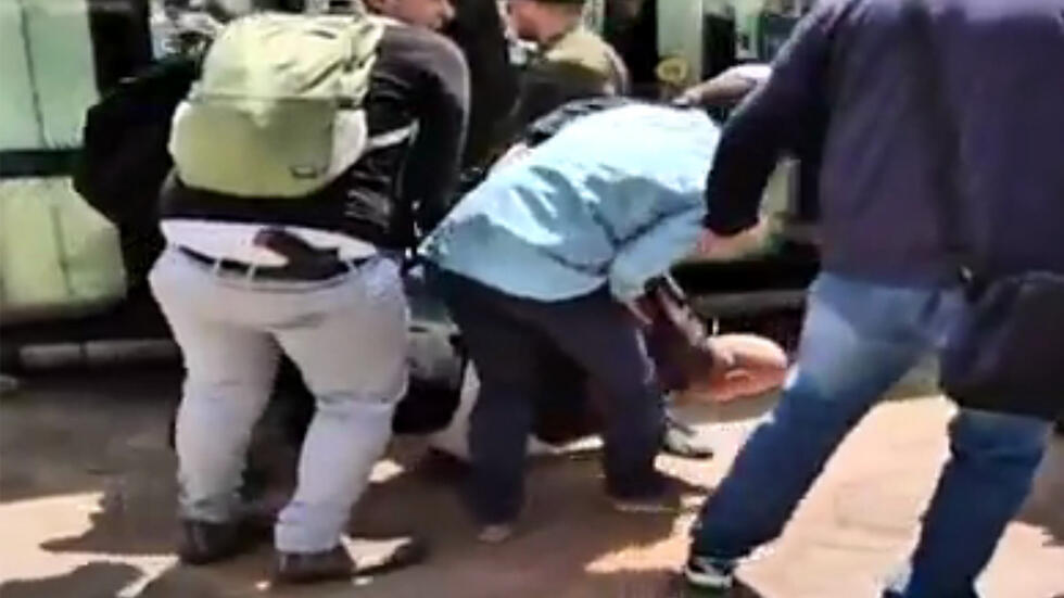 Apprehending Bladon's attacker