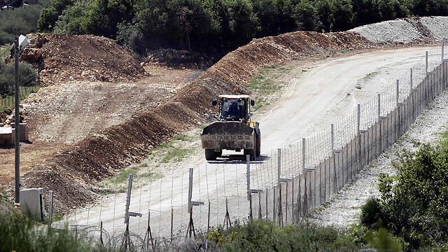 Israeli defensive construction (Photo: AFP) (צילום: AFP) Israeli defensive construction (Photo: AFP)