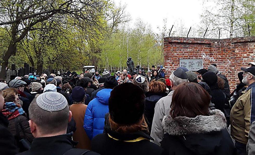 Памятник узникам Варшавского гетто. Фото: Павел Берлинский (צילום; פאבל ברילסקי, הקהילה היהודית וורשה) Памятник узникам Варшавского гетто. Фото: Павел Берлинский