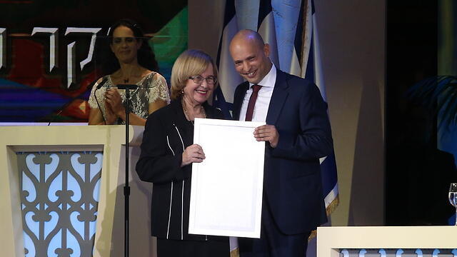 Malka Margalit and Bennett (Photo: Amit Shabi) (צילום: עמית שאבי) Malka Margalit and Bennett (Photo: Amit Shabi)