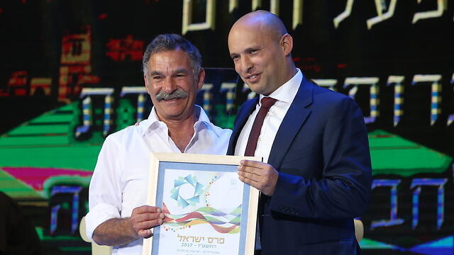 Bennett with David Beeri (Photo: Amit Shabi) (צילום: עמית שאבי) Bennett with David Beeri (Photo: Amit Shabi)