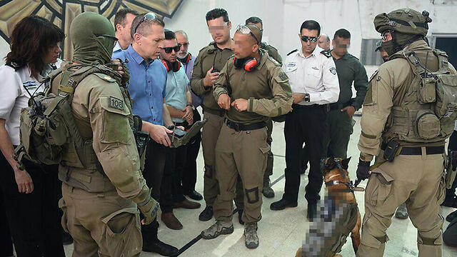 Gilad Erdan at an IPS exercise (Photo: Ministry of Public Security)