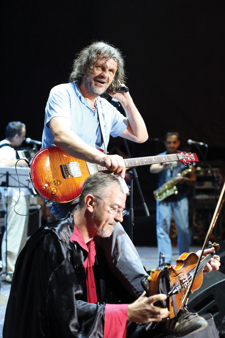 Эмир Кустурица и The No Smoking Orchestra. Фото: Dragan Teodorovic Zeko (Фото: Dragan Teodorovic Zeko) Эмир Кустурица и The No Smoking Orchestra. Фото: Dragan Teodorovic Zeko