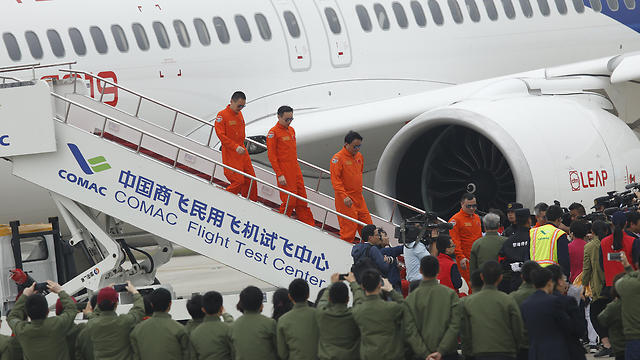 The C919 (Photo: EPA) (צילום: EPA) The C919 (Photo: EPA)