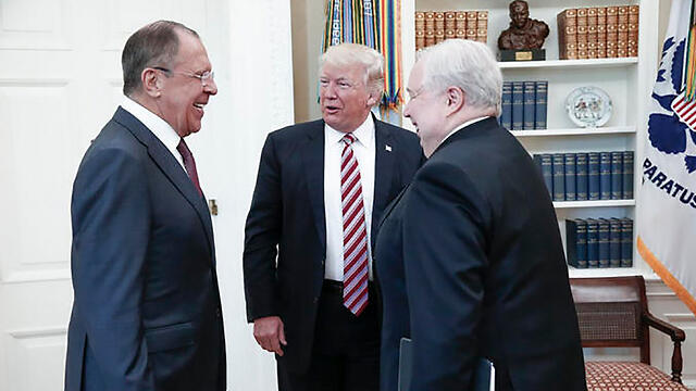 Trump meeting with Russian officials (Photo: EPA)