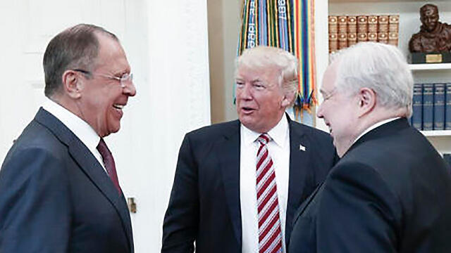 Лавров, Трамп и Кисляк на встрече в 2017 году в Белом доме. Фото: EPA