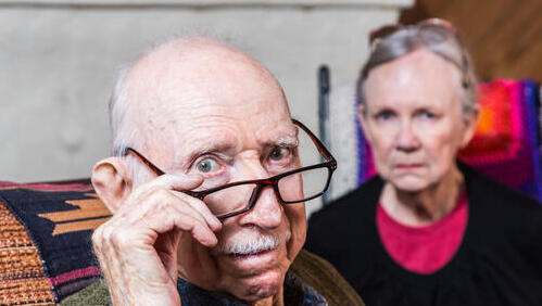 Пенсионеры. Иллюстрация 