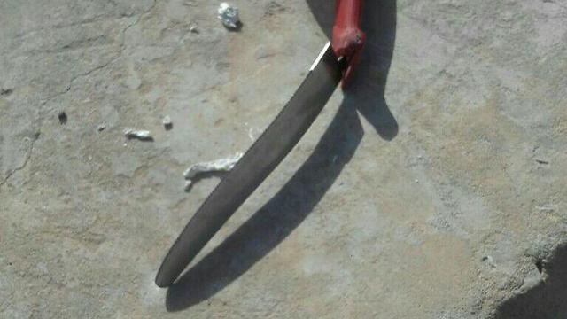 Knife used by the attacker (Photo: Israel Police)