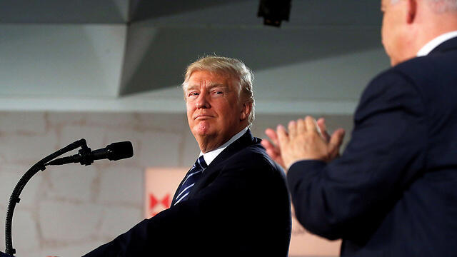 Netanyahu applauds Trump during Israel Museum speech. The power of the speech was in the things the US president didn’t say (Photo: Reuters) (צילום: רויטרס) Netanyahu applauds Trump during Israel Museum speech. The power of the speech was in the things the US president didn’t say (Photo: Reuters)