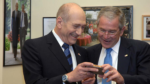 Премьер-министр Израиля Эхуд Ольмерт и президент США Джордж Буш. Фото: Моше Мильнер, ЛААМ