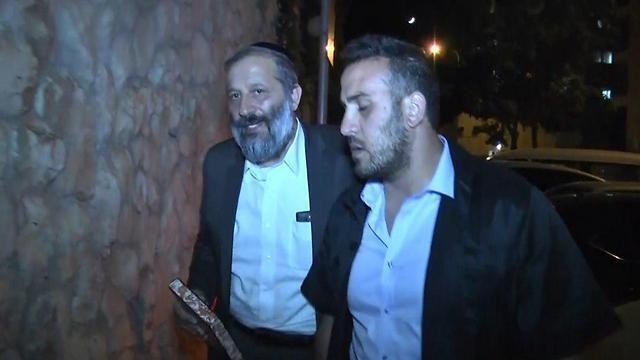 Deri after the interrogation (Photo: Gil Yohanan) (צילום: גיל יוחנן) Deri after the interrogation (Photo: Gil Yohanan)