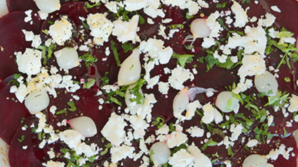 Карпаччо из свеклы. Фото: Ярон Бренер