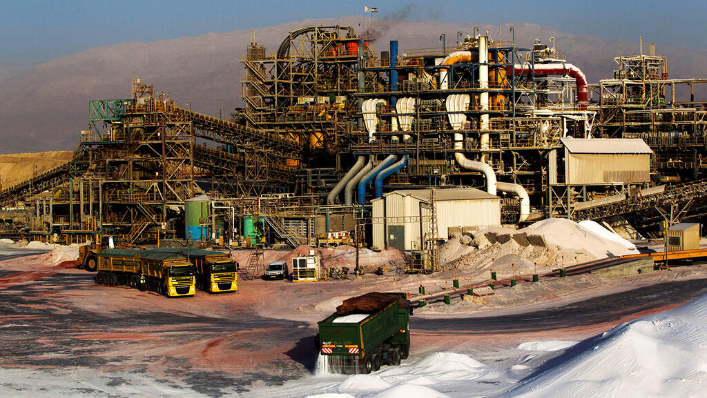 Dead Sea factory 