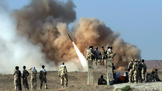 Iranian missile test (Photo: EPA) (צילום: EPA) Iranian missile test (Photo: EPA)