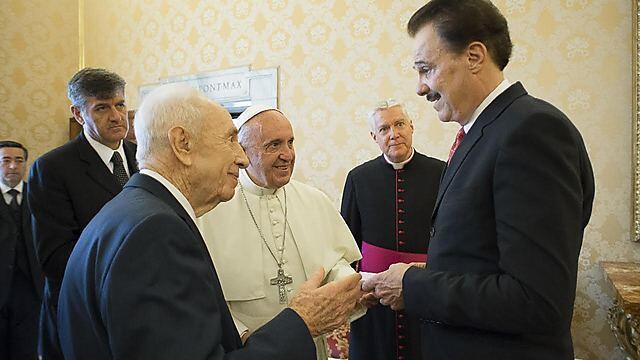 Evans meets with Shimon Peres and Pope Francis