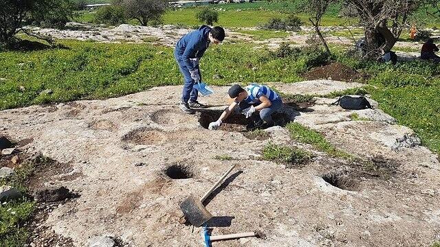 Раскопки в Хукоке. Фото: Управление древностей (צילום: אנסטסיה שפירו, באדיבות רשות העתיקות ) Раскопки в Хукоке. Фото: Управление древностей