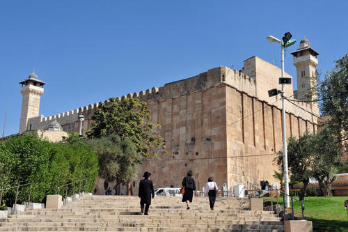 Пещера праотцев. Фото: Chameleon Eye shutterstock