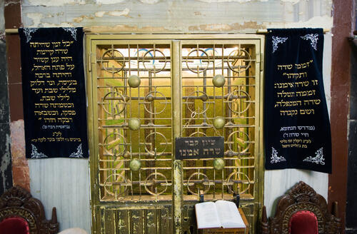 Могила Сары в Пещере Махпела. Фото: Robert Hoetnik shutterstock