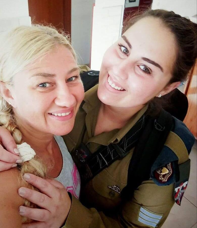 Марина Эльштейн с дочерью Кариной. Фото из семейного архива