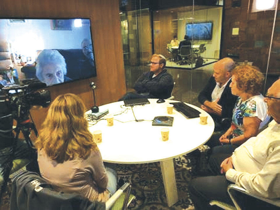 Две части семьи Марковича встретились по скайпу