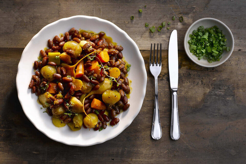 Овощная поджарка с фасолью. Фото: Ронен Манган (Фото: Ронен Манган) Овощная поджарка с фасолью. Фото: Ронен Манган
