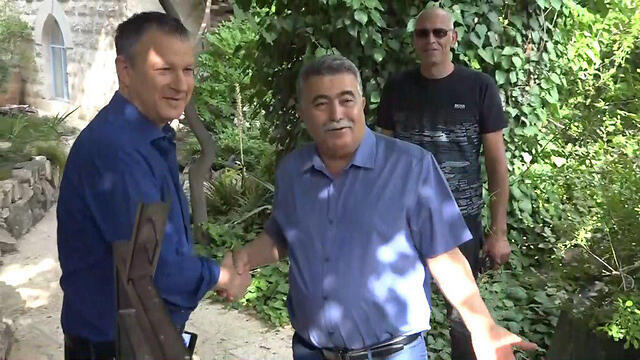 Amir Peretz (L) (Photo: Daniel Elior)