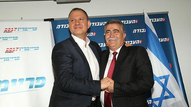 Margalit (L) and Peretz (Photo: Yariv Katz) (צילום: יריב כץ) Margalit (L) and Peretz (Photo: Yariv Katz)