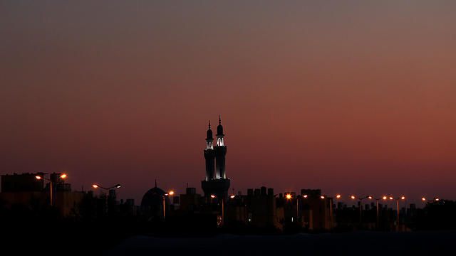 Gaza power shortage (Photo: EPA)