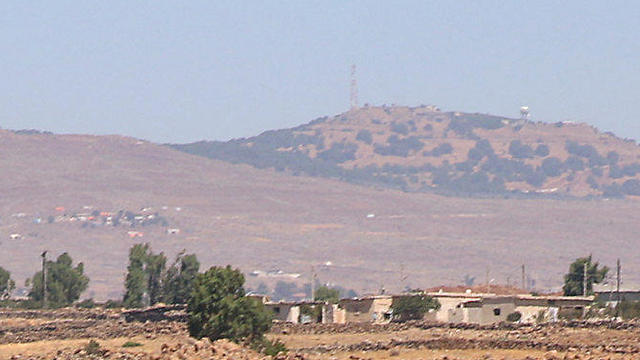 Looking toward Syria from the Israeli Golan Heights (Photo: Reuters)