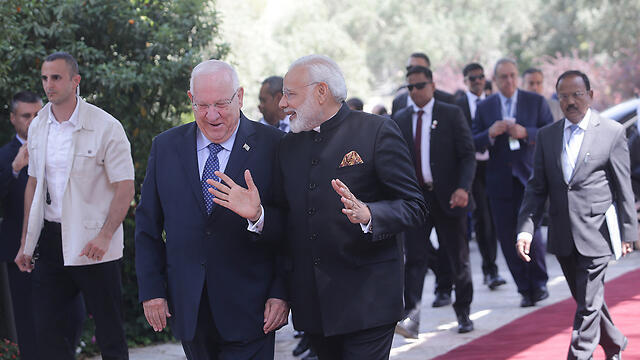 Rivlin hosts Modi at the President's Residence in Jerusalem (Photo: Alex Kolomoisky)