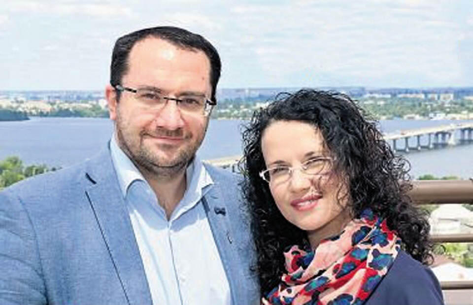 Посланник Сохнута Макс Лурье с женой. Фото: "Едиот ахронот" (Фото: "Едиот ахронот") Посланник Сохнута Макс Лурье с женой. Фото: "Едиот ахронот"