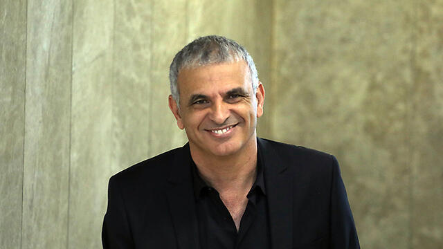 Minister Kahlon also objects to the bill applying to Netanyahu