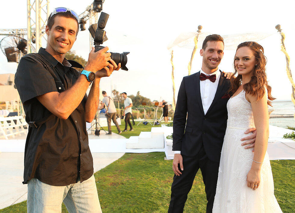 Галь Фридман за работой. Фото: Эльад Гершгорн (צילום: אלעד גרשגורן) Галь Фридман за работой. Фото: Эльад Гершгорн