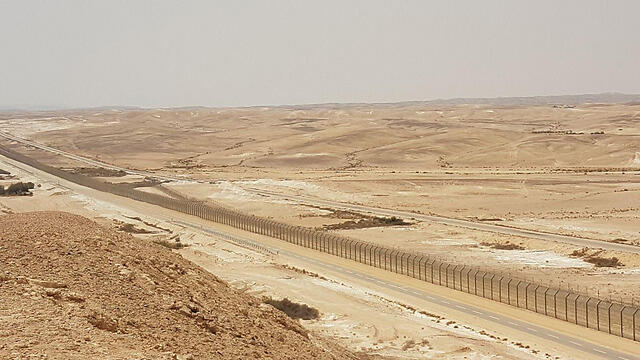 Sinai border (Photo: Roi Kais)