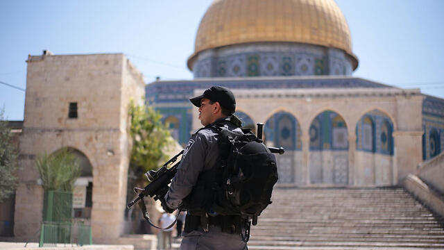 Border Police on the Temple Mount (Photo: TPS)