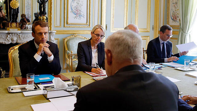 Macron and Netanyahu speak at the Elysee Palace (Photo: AFP)