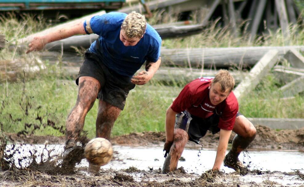 Болотный футбол. Фото: Википедия (Фото: Wikipedia) Болотный футбол. Фото: Википедия